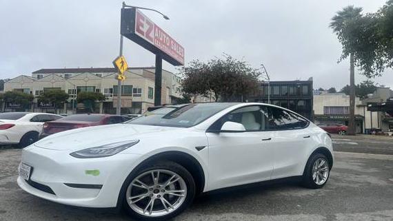 TESLA MODEL Y 2023 7SAYGDEE9PA157368 image